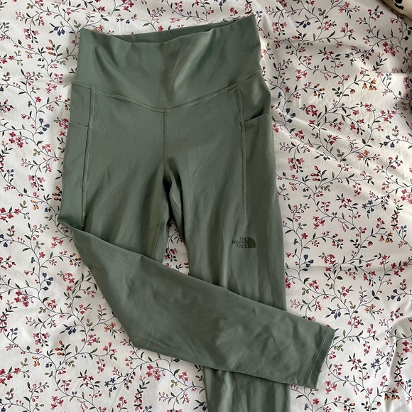 The North face Women’s legging - size L - - Picture 1 of 3